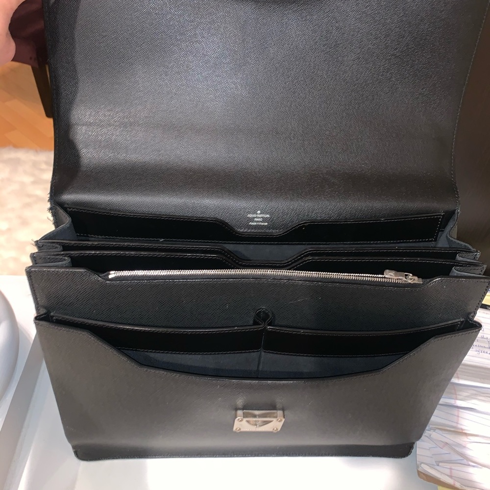 Luis Vuitton men briefcase - Picture 8 of 12